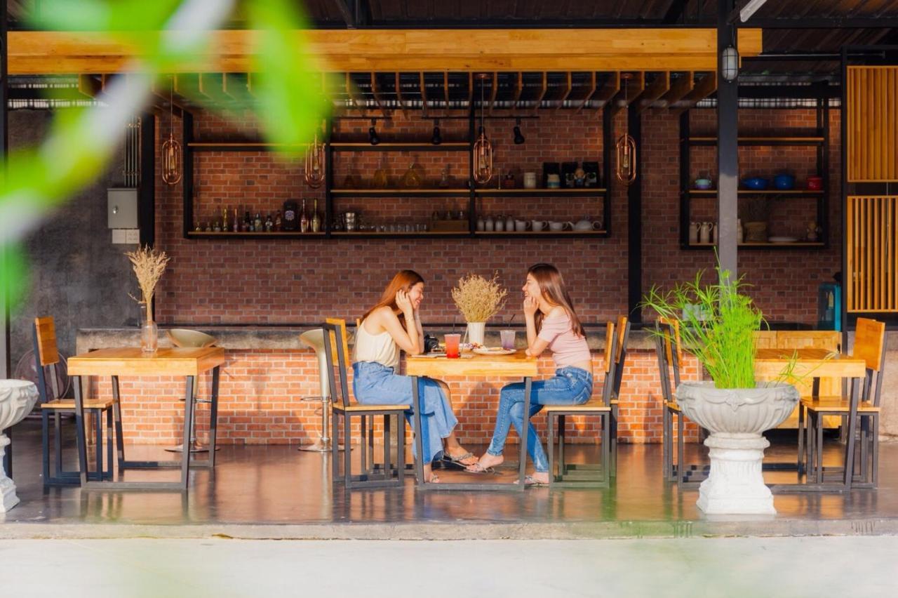 The Sun Resort Ratchaburi Esterno foto